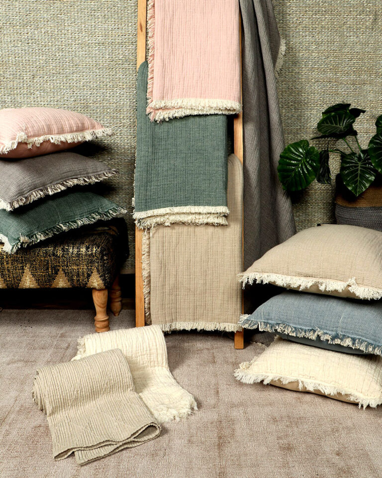 Cushions & Throws